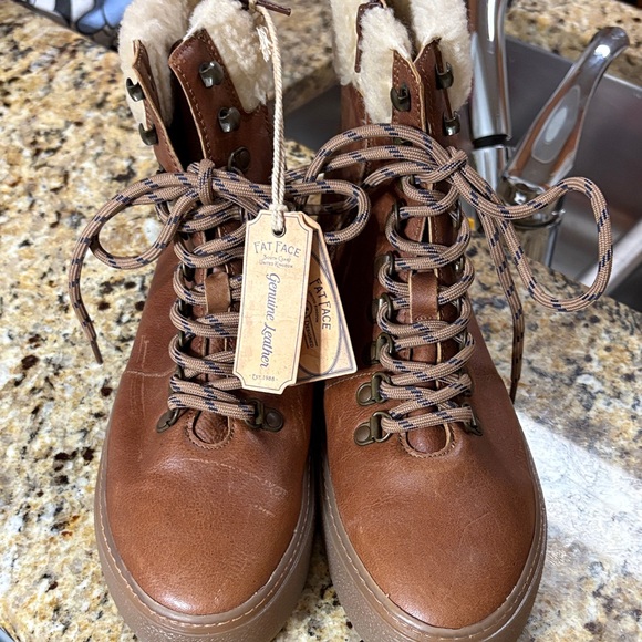 Fat Face Tan Leather Boots with Fur Trim - Picture 1 of 12